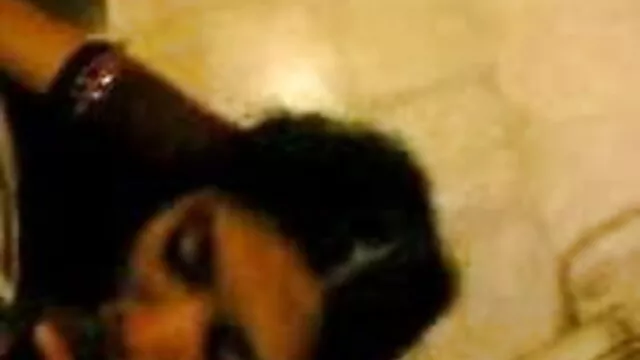 બે જાપાનીઝ fucked સાથે આંગળીઓ અંદર જ્યારે બીજા ખેંચવામાં એક જંગલી સેકસી વીડિયો લોડો