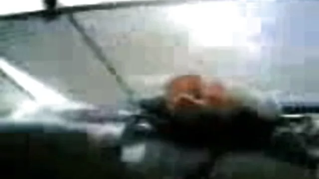 ભરાવદાર મહિલા smokes અને masturbates સાથે ઇંગ્લીશ સેકસી વીડિયો આંગળીઓ