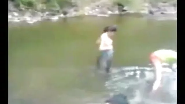 સફેદ માણસ fucks સેકસી વીડીયો ફુલ સેકસી વીડિયો સેક્સ માં તમામ તિરાડો