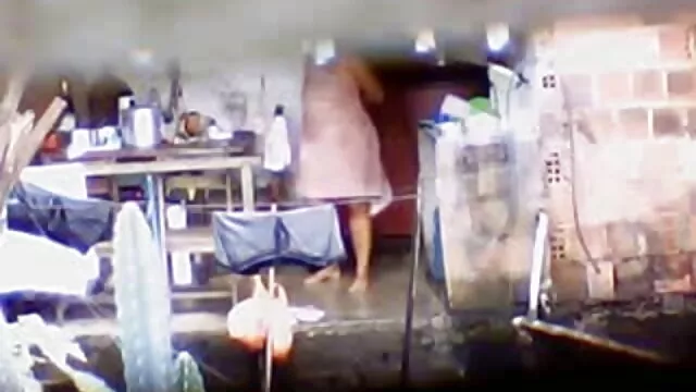 Pussy પગની પિંડી ખૂબ ખેંચાઈ સેક્સ દરમિયાન એક વિશાળ ટોટી સાથે ના સેકસી વીડિયો