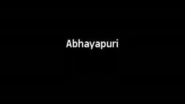 કાળા વાળ વાળી છોકરી સાથે સિલિકોન અને હવે તે હિરોઈન ના સેકસી વીડિયો ચહેરા પર