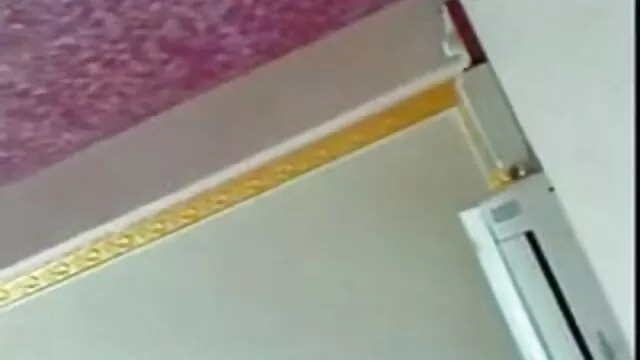 લાલ મારા પાકિસ્તાન સેકસી વીડિયો shoves ટોટી તેના pussy તેના પ્યારું પિતા