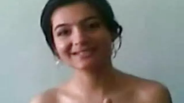 પુખ્ત મહિલા fucks કેટરીના સેકસી વીડિયો એક વ્યક્તિ સાથે લે છે અને એક ઊંડા blowjob