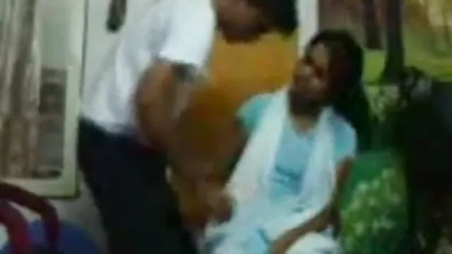 શનિવારે એચડી સેકસી વીડિયો તેની પત્ની સાથે.
